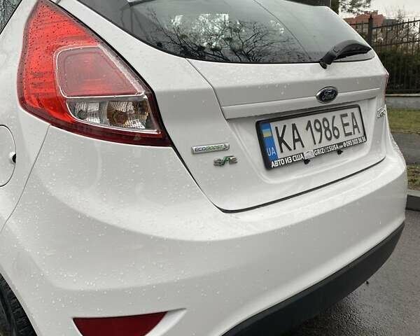 Белый Форд Фиеста, объемом двигателя 1 л и пробегом 90 тыс. км за 7300 $, фото 1 на Automoto.ua