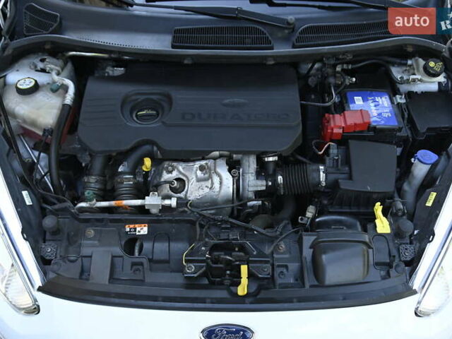 Белый Форд Фиеста, объемом двигателя 1.5 л и пробегом 115 тыс. км за 8499 $, фото 11 на Automoto.ua