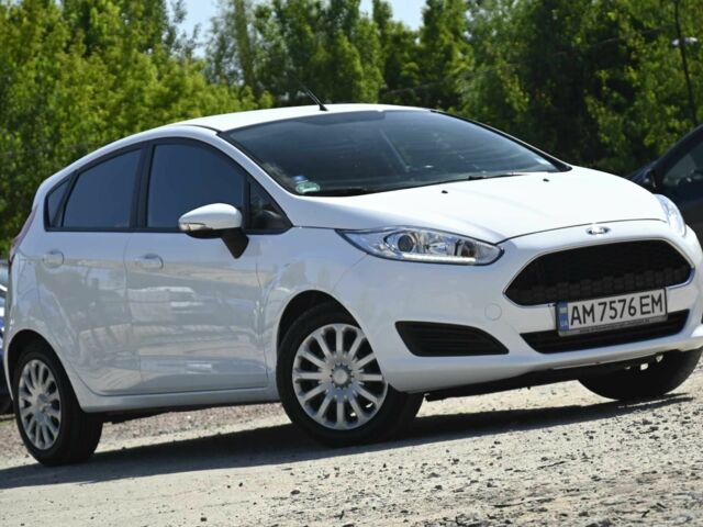 Белый Форд Фиеста, объемом двигателя 1.5 л и пробегом 115 тыс. км за 8500 $, фото 1 на Automoto.ua