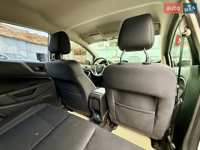 Білий Форд Фієста, об'ємом двигуна 1.6 л та пробігом 138 тис. км за 7500 $, фото 16 на Automoto.ua