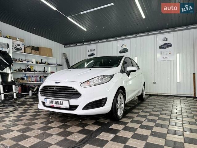 Білий Форд Фієста, об'ємом двигуна 1.6 л та пробігом 106 тис. км за 6950 $, фото 4 на Automoto.ua