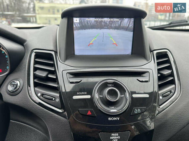 Білий Форд Фієста, об'ємом двигуна 1.6 л та пробігом 90 тис. км за 9400 $, фото 21 на Automoto.ua