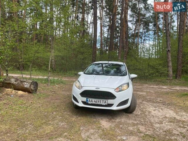 Белый Форд Фиеста, объемом двигателя 1.24 л и пробегом 125 тыс. км за 6700 $, фото 1 на Automoto.ua