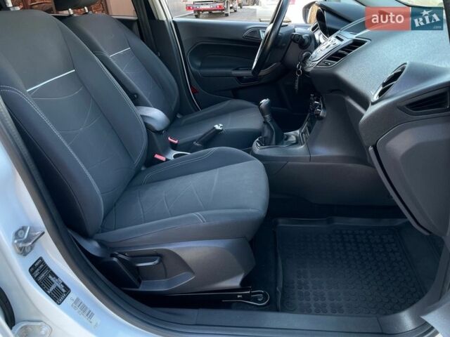 Белый Форд Фиеста, объемом двигателя 1.5 л и пробегом 115 тыс. км за 7999 $, фото 33 на Automoto.ua