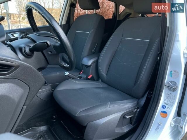 Белый Форд Фиеста, объемом двигателя 1.5 л и пробегом 115 тыс. км за 7999 $, фото 23 на Automoto.ua