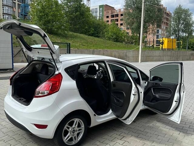 Белый Форд Фиеста, объемом двигателя 1.6 л и пробегом 63 тыс. км за 6799 $, фото 39 на Automoto.ua