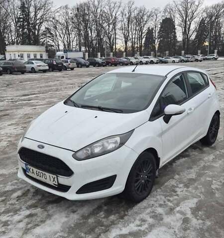 Білий Форд Фієста, об'ємом двигуна 1 л та пробігом 116 тис. км за 5999 $, фото 5 на Automoto.ua