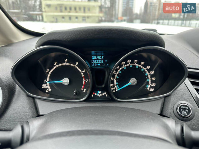 Білий Форд Фієста, об'ємом двигуна 1.6 л та пробігом 90 тис. км за 9400 $, фото 23 на Automoto.ua