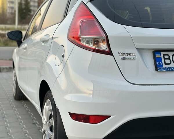 Білий Форд Фієста, об'ємом двигуна 1 л та пробігом 54 тис. км за 9900 $, фото 20 на Automoto.ua