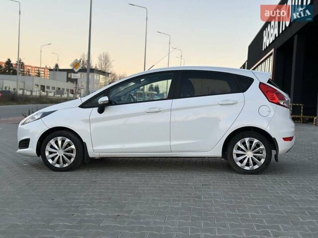 Білий Форд Фієста, об'ємом двигуна 1 л та пробігом 54 тис. км за 9900 $, фото 5 на Automoto.ua