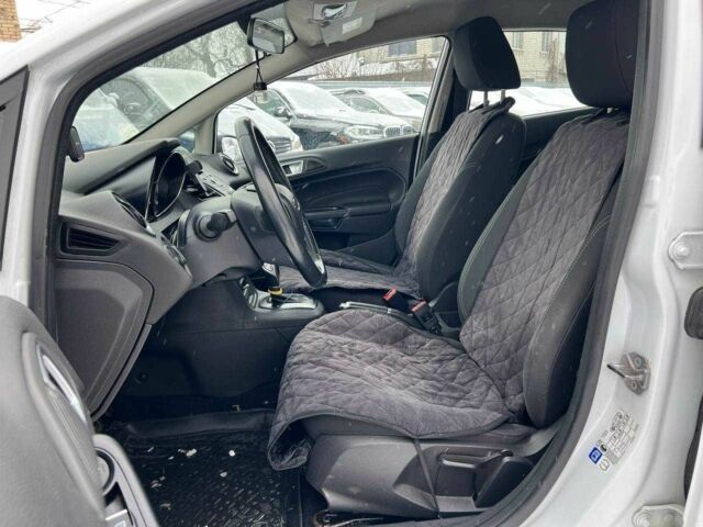 Білий Форд Фієста, об'ємом двигуна 1 л та пробігом 122 тис. км за 7990 $, фото 12 на Automoto.ua