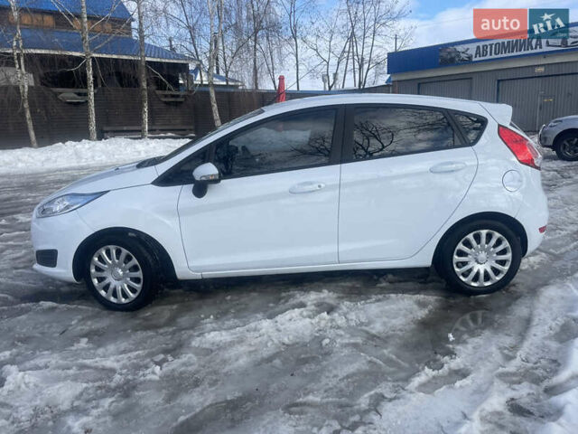 Белый Форд Фиеста, объемом двигателя 1.5 л и пробегом 117 тыс. км за 7950 $, фото 2 на Automoto.ua