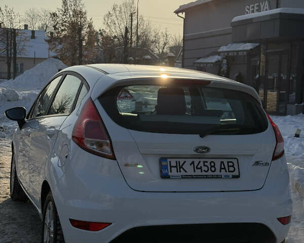 Білий Форд Фієста, об'ємом двигуна 1 л та пробігом 65 тис. км за 10200 $, фото 2 на Automoto.ua