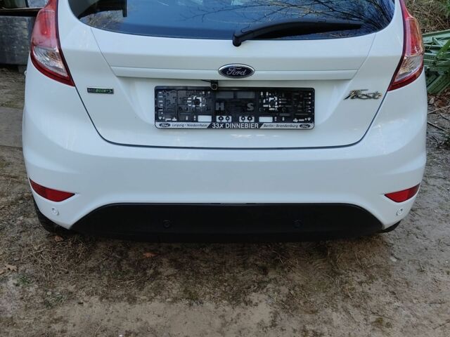 Белый Форд Фиеста, объемом двигателя 0 л и пробегом 190 тыс. км за 7833 $, фото 14 на Automoto.ua