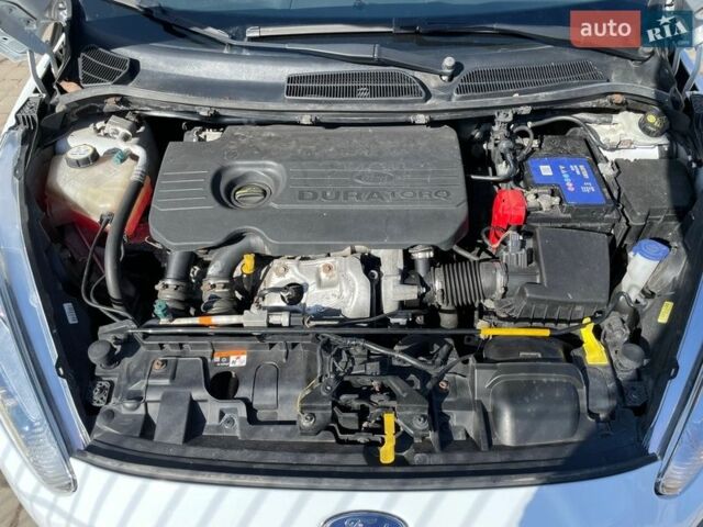 Белый Форд Фиеста, объемом двигателя 1.5 л и пробегом 115 тыс. км за 7999 $, фото 52 на Automoto.ua