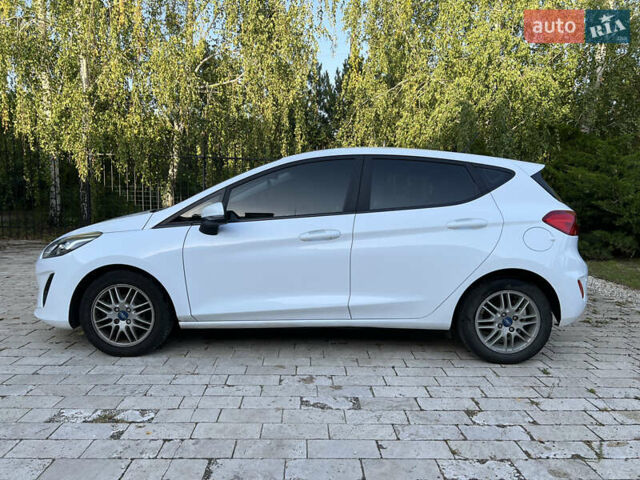 Белый Форд Фиеста, объемом двигателя 1 л и пробегом 89 тыс. км за 11000 $, фото 5 на Automoto.ua
