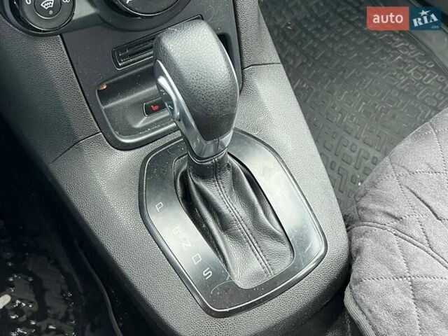 Белый Форд Фиеста, объемом двигателя 1 л и пробегом 122 тыс. км за 7990 $, фото 20 на Automoto.ua