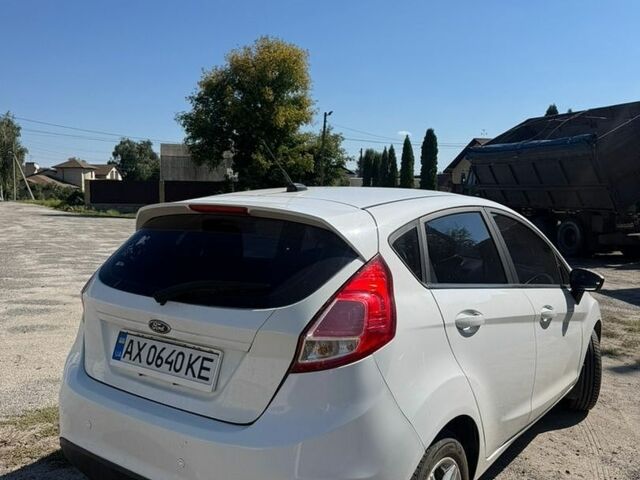 Білий Форд Фієста, об'ємом двигуна 1.6 л та пробігом 78 тис. км за 8900 $, фото 3 на Automoto.ua