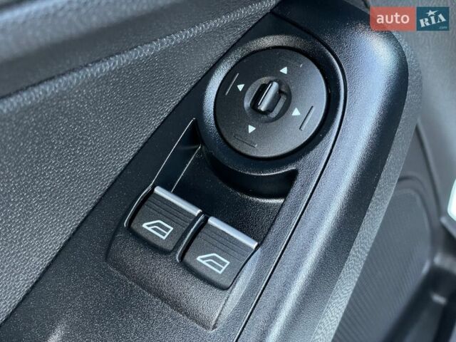 Белый Форд Фиеста, объемом двигателя 1.5 л и пробегом 115 тыс. км за 7999 $, фото 37 на Automoto.ua