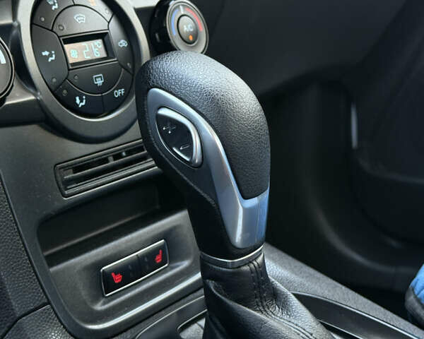 Білий Форд Фієста, об'ємом двигуна 1 л та пробігом 65 тис. км за 10200 $, фото 18 на Automoto.ua