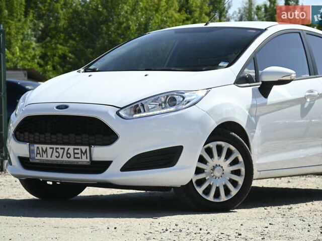 Белый Форд Фиеста, объемом двигателя 1.5 л и пробегом 115 тыс. км за 8499 $, фото 5 на Automoto.ua