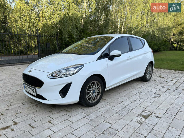 Форд Фиеста 2017 в Харькове на Automoto.ua Белый Форд Фиеста, объемом двигателя 1 л и пробегом 89 тыс. км за 11000 $, фото 2 на Automoto.ua