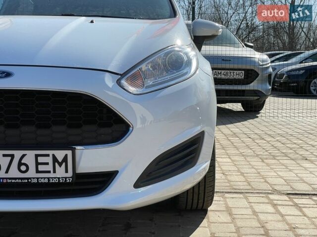 Белый Форд Фиеста, объемом двигателя 1.5 л и пробегом 115 тыс. км за 7999 $, фото 8 на Automoto.ua