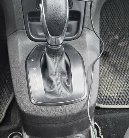 Білий Форд Фієста, об'ємом двигуна 1 л та пробігом 116 тис. км за 5999 $, фото 15 на Automoto.ua