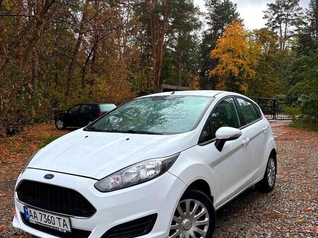 Белый Форд Фиеста, объемом двигателя 1.4 л и пробегом 149 тыс. км за 7200 $, фото 1 на Automoto.ua