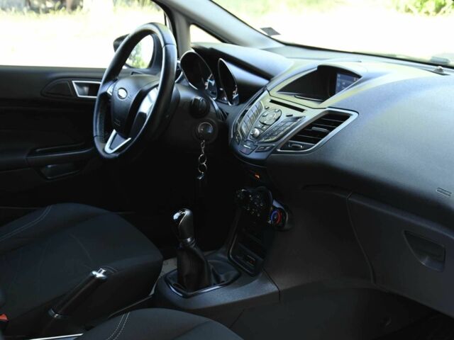 Белый Форд Фиеста, объемом двигателя 1.5 л и пробегом 115 тыс. км за 8500 $, фото 19 на Automoto.ua