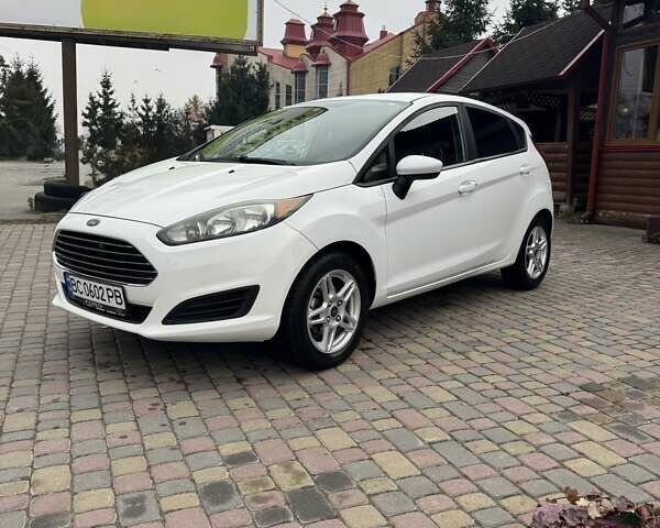 Білий Форд Фієста, об'ємом двигуна 1.6 л та пробігом 134 тис. км за 9500 $, фото 7 на Automoto.ua