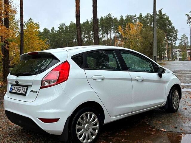 Белый Форд Фиеста, объемом двигателя 1.4 л и пробегом 149 тыс. км за 7200 $, фото 6 на Automoto.ua
