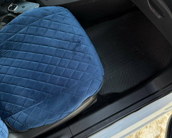 Білий Форд Фієста, об'ємом двигуна 1 л та пробігом 65 тис. км за 10200 $, фото 24 на Automoto.ua