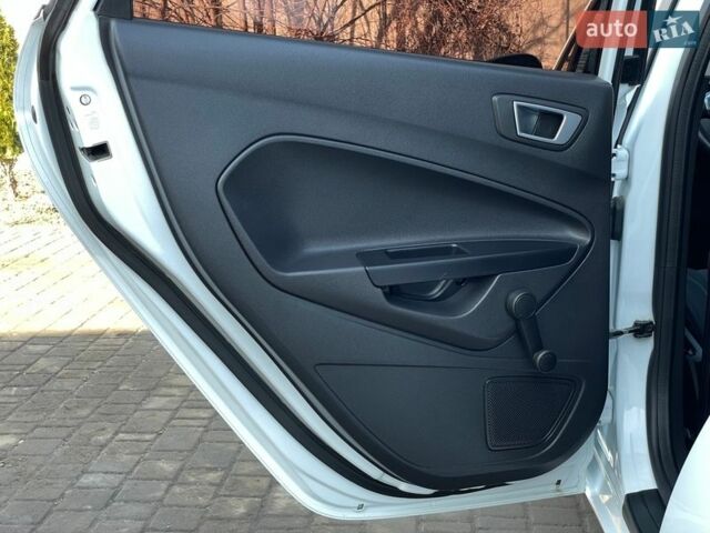 Белый Форд Фиеста, объемом двигателя 1.5 л и пробегом 115 тыс. км за 7999 $, фото 24 на Automoto.ua