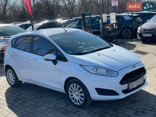 Белый Форд Фиеста, объемом двигателя 1.5 л и пробегом 115 тыс. км за 7999 $, фото 5 на Automoto.ua