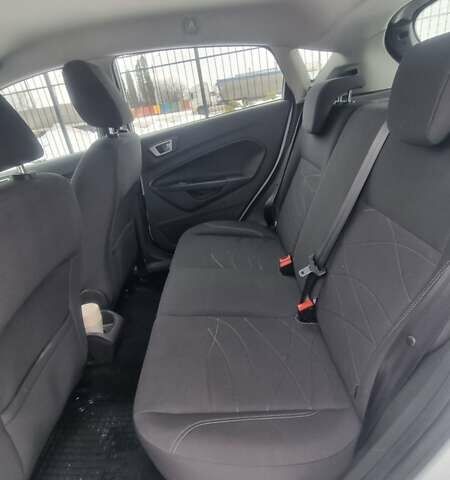 Білий Форд Фієста, об'ємом двигуна 1.24 л та пробігом 21 тис. км за 8600 $, фото 12 на Automoto.ua