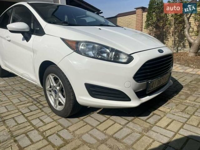 Белый Форд Фиеста, объемом двигателя 1.6 л и пробегом 196 тыс. км за 7499 $, фото 2 на Automoto.ua