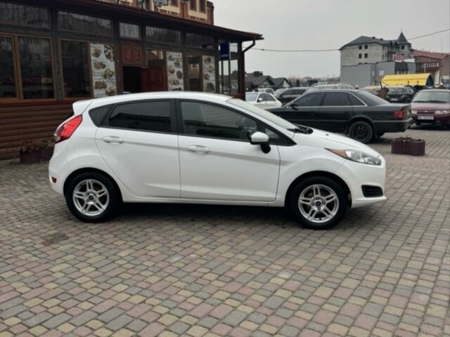 Білий Форд Фієста, об'ємом двигуна 1.6 л та пробігом 134 тис. км за 8900 $, фото 5 на Automoto.ua