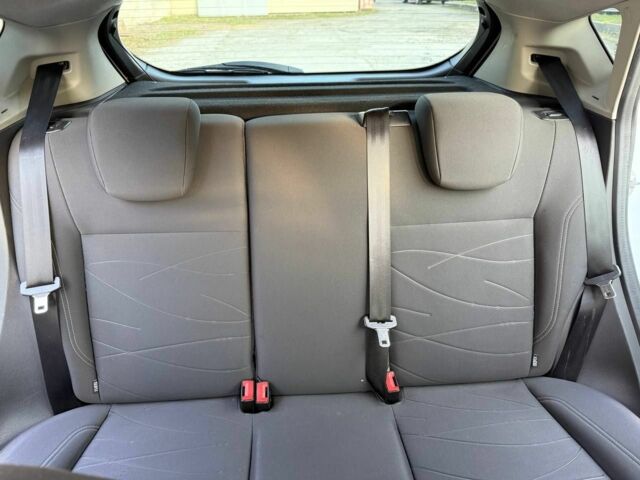 Белый Форд Фиеста, объемом двигателя 1.2 л и пробегом 120 тыс. км за 6400 $, фото 21 на Automoto.ua