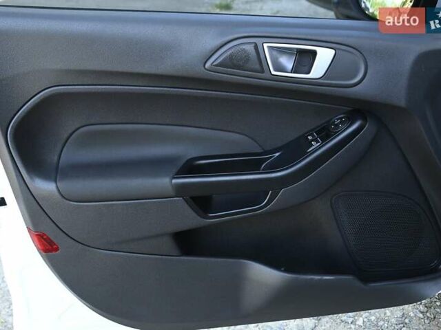 Белый Форд Фиеста, объемом двигателя 1.5 л и пробегом 115 тыс. км за 8499 $, фото 12 на Automoto.ua