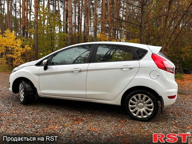 Белый Форд Фиеста, объемом двигателя 1.4 л и пробегом 149 тыс. км за 7200 $, фото 5 на Automoto.ua