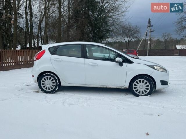 Белый Форд Фиеста, объемом двигателя 1.24 л и пробегом 125 тыс. км за 7500 $, фото 15 на Automoto.ua