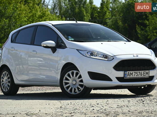 Белый Форд Фиеста, объемом двигателя 1.5 л и пробегом 115 тыс. км за 8499 $, фото 1 на Automoto.ua