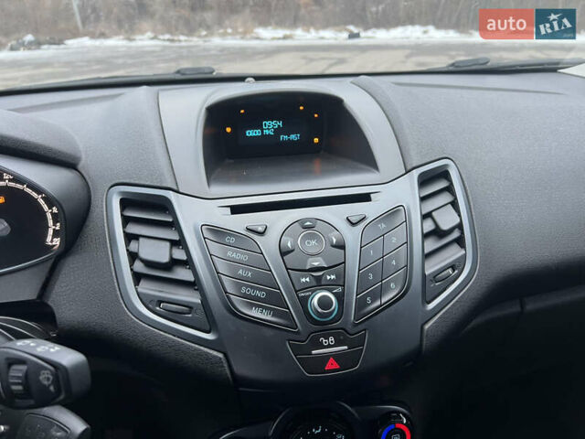 Белый Форд Фиеста, объемом двигателя 1.2 л и пробегом 200 тыс. км за 6200 $, фото 24 на Automoto.ua