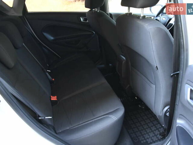 Белый Форд Фиеста, объемом двигателя 1.5 л и пробегом 115 тыс. км за 8499 $, фото 28 на Automoto.ua