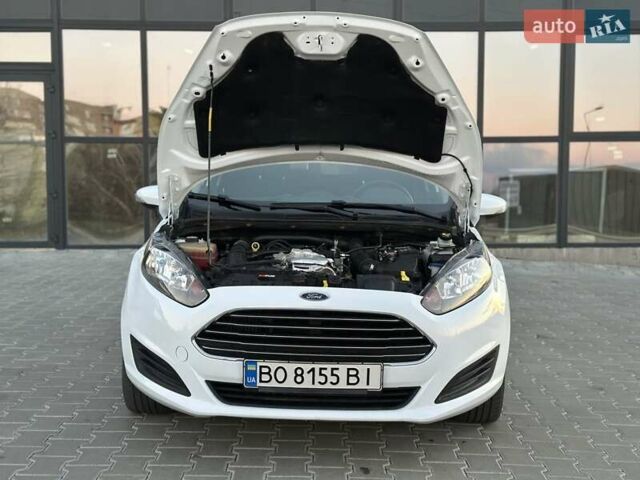 Білий Форд Фієста, об'ємом двигуна 1 л та пробігом 54 тис. км за 9900 $, фото 46 на Automoto.ua