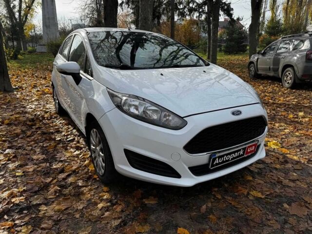 Белый Форд Фиеста, объемом двигателя 1.4 л и пробегом 149 тыс. км за 6940 $, фото 2 на Automoto.ua