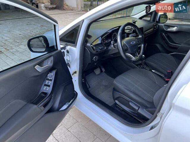 Форд Фиеста 2017 в Харькове на Automoto.ua Белый Форд Фиеста, объемом двигателя 1 л и пробегом 89 тыс. км за 11000 $, фото 12 на Automoto.ua