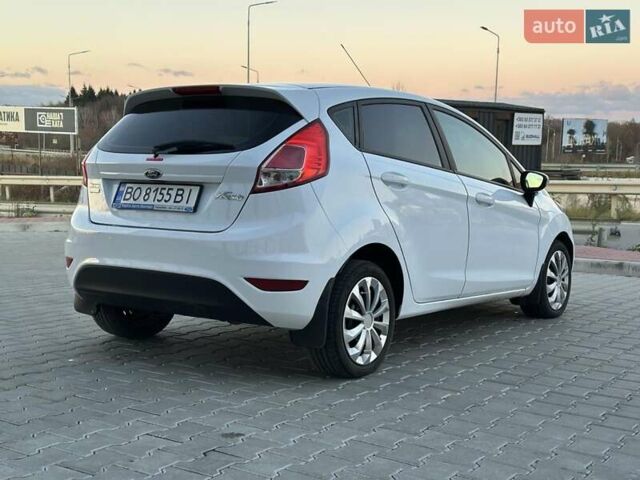Білий Форд Фієста, об'ємом двигуна 1 л та пробігом 54 тис. км за 9900 $, фото 10 на Automoto.ua