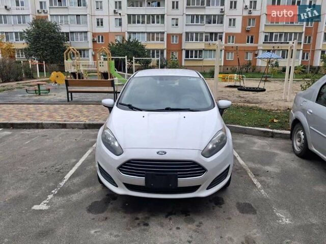 Форд Фиеста 2018 в Вишневом на Automoto.ua Белый Форд Фиеста, объемом двигателя 1.6 л и пробегом 141 тыс. км за 9500 $, фото 1 на Automoto.ua